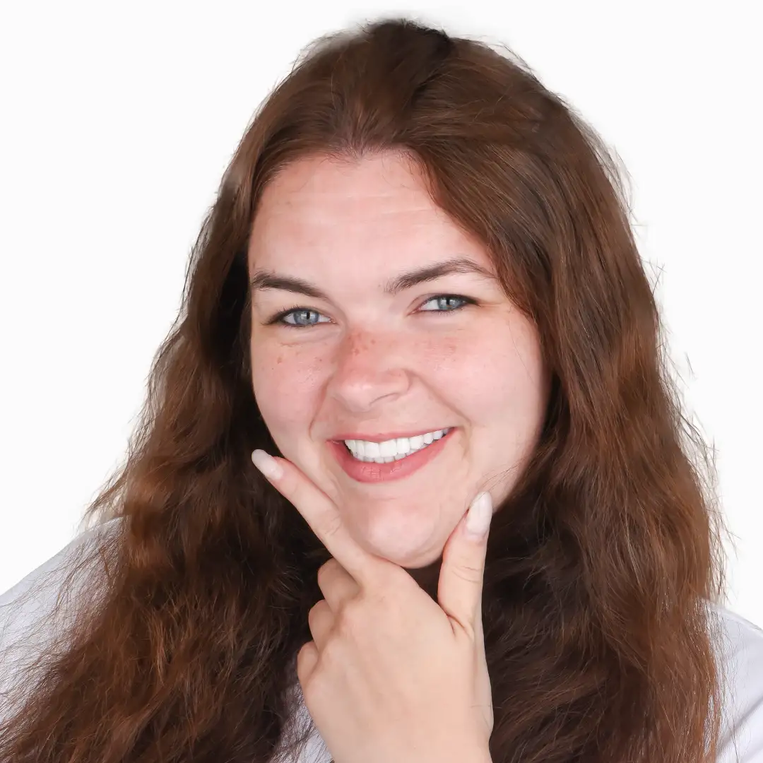 A before-and-after image of a patient with dental crowns in Mexico.