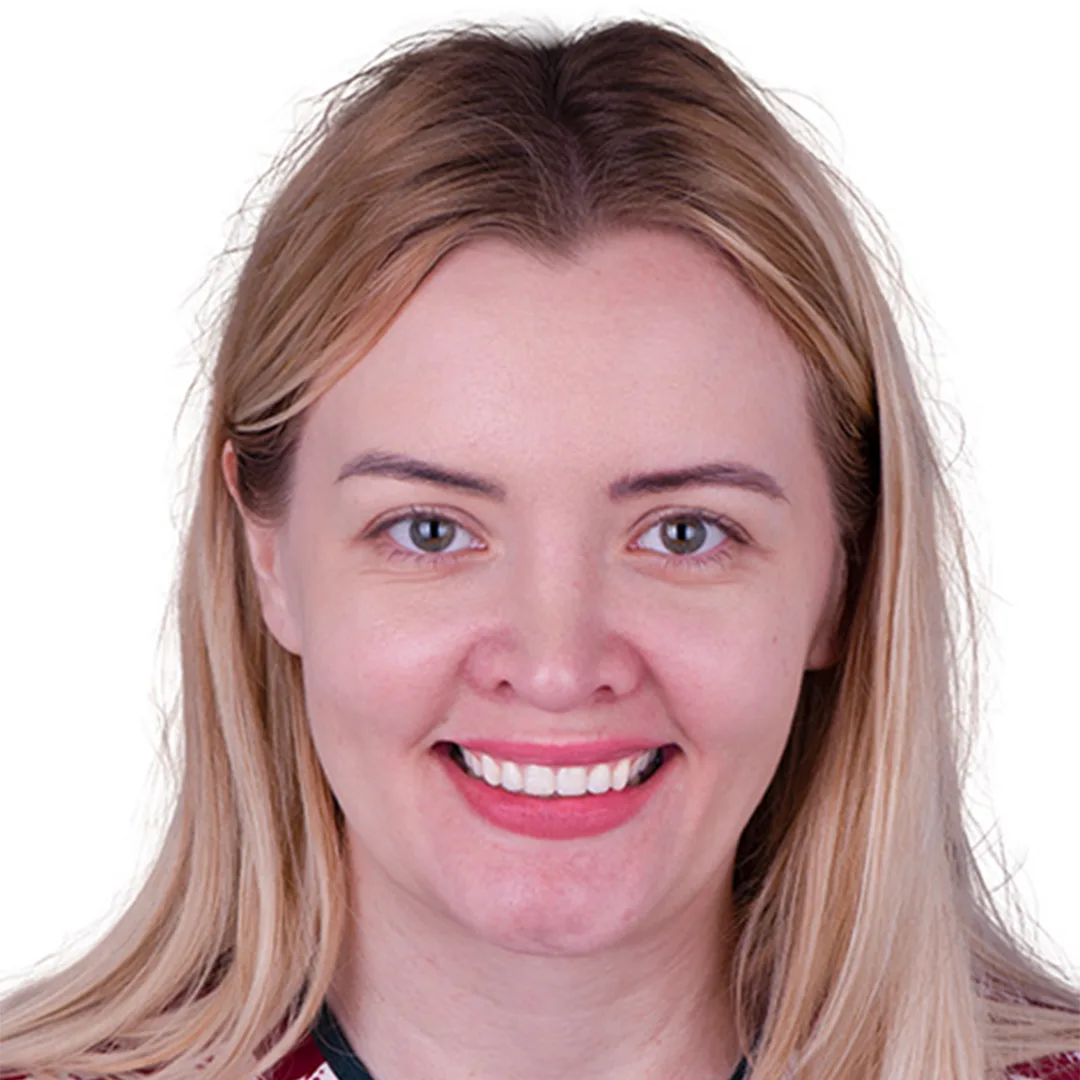 Before and after comparison showing the successful outcome of dental implant treatment in Puerto Vallarta.